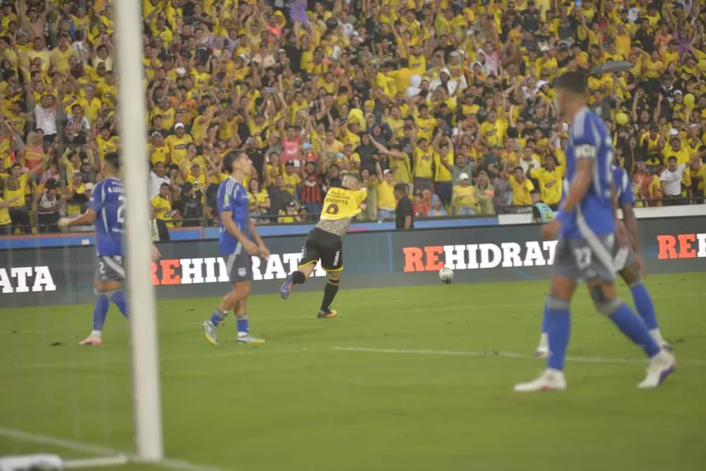 Benedetto aparece y el Ídolo gana: 1-0 a Emelec en el Clásico del Astillero